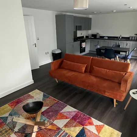Cozy 2 Bed Flat In Rainham Apartment