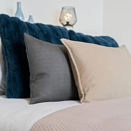 Comfort Luxury Apartment *