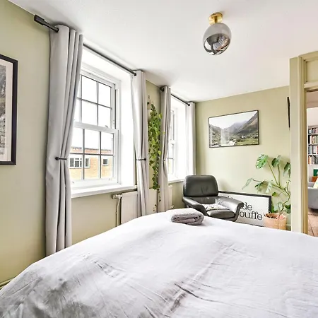 Clerkenwell's Hidden Gem: Chic 1-bed Flat Apartment London