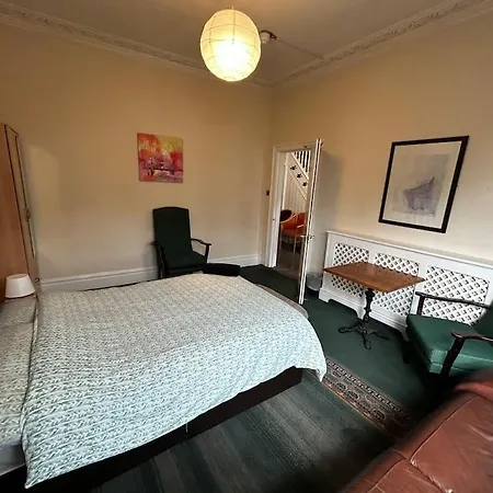 Apartment Amazing 6 Bedroom House With Free Parking On Site. Norbury (Greater London)