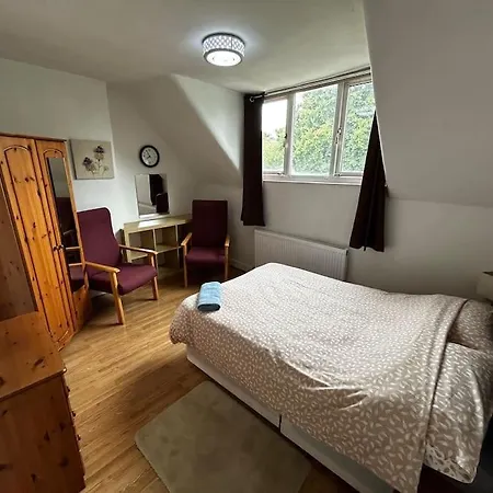 Amazing 6 Bedroom House With Free Parking On Site. Apartment Norbury (Greater London)