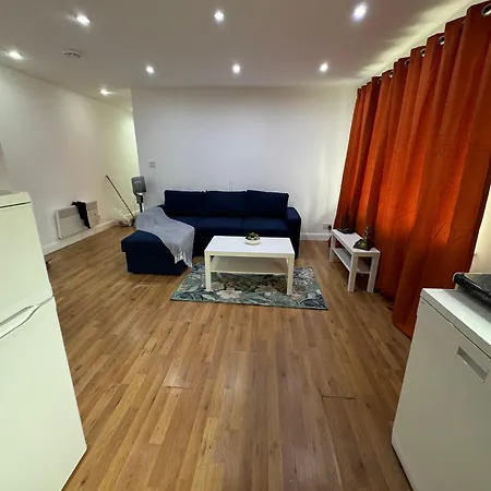London Apartment Apartment