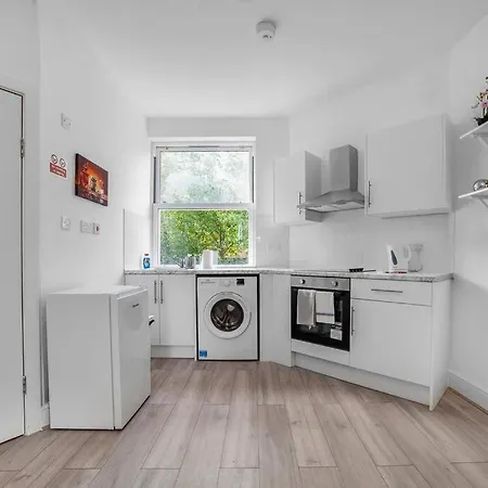 Apartment Charming Semi 1-bed Walk To Tower Of *