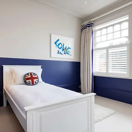 Veeve - Brilliance In Balham * London