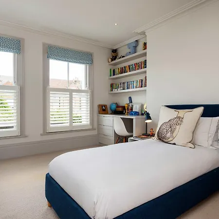 Veeve - Brilliance In Balham *