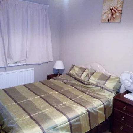 Cozy2bed Near Center Apartment *
