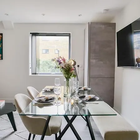 Modern One Bedroom Flat In The Heart Of Apartment London