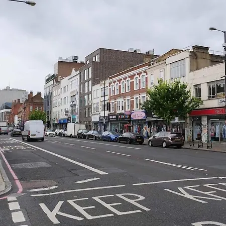 Modern One Bedroom Flat In The Heart Of * London