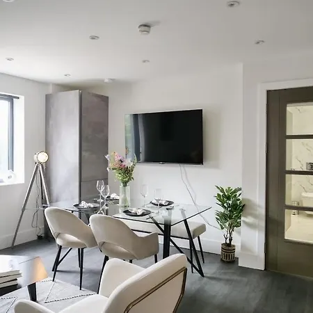 Modern One Bedroom Flat In The Heart Of Apartment London