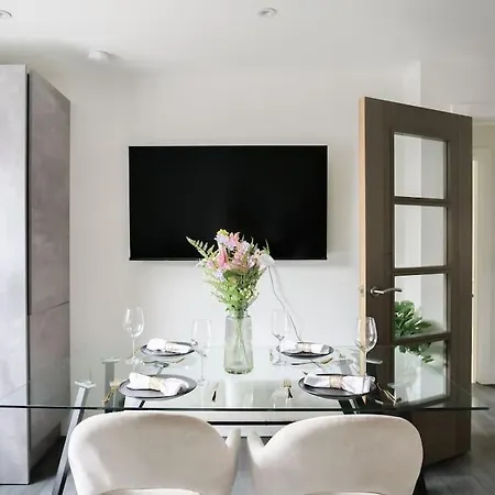 Modern One Bedroom Flat In The Heart Of Apartment London