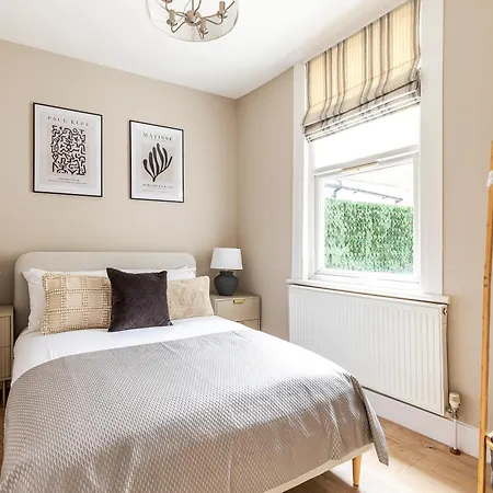 Apartment Luxurious 3 Bed Flat With Patio And Garden London