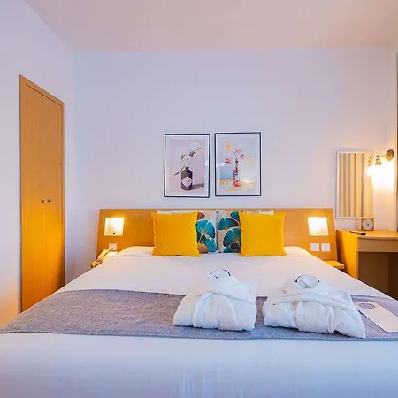 Hotel Novotel West 4*