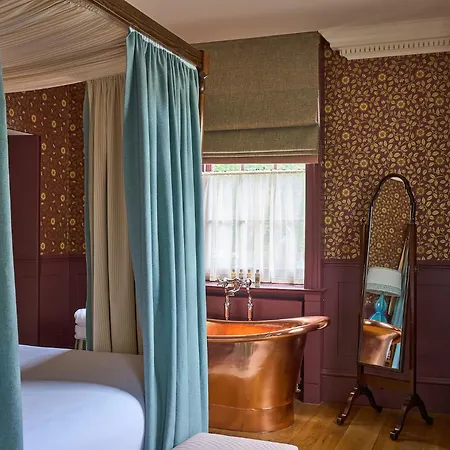 The Mitre, Hampton Court 5*