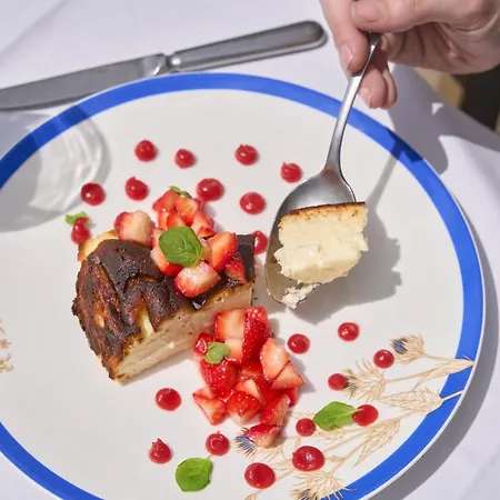 The Mitre, Hampton Court 5*