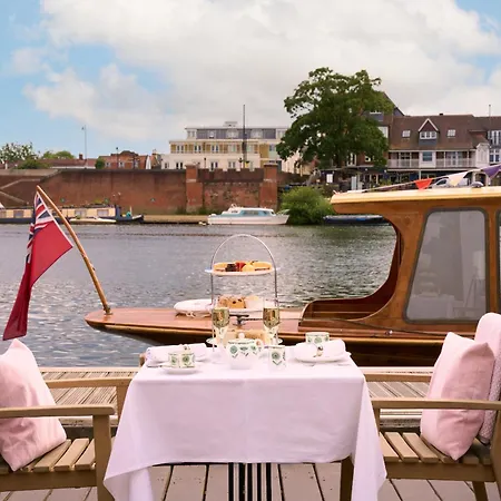 The Mitre, Hampton Court 5*
