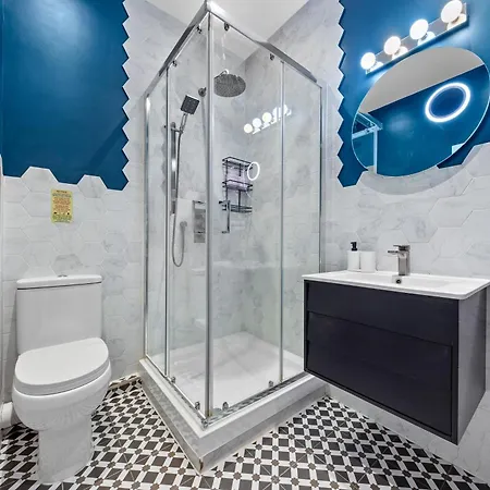 Apartment Stylish 2 Bedroom In Westminster Sleeps 5 With Ac London