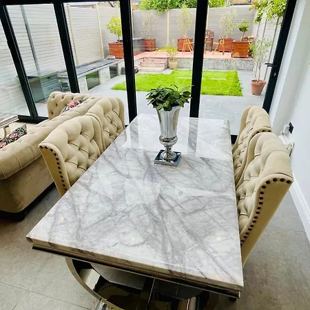 Apartment Grass Court Terrace - Walking Distance From Wimbledon Championships *