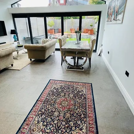 Grass Court Terrace - Walking Distance From Wimbledon Championships London