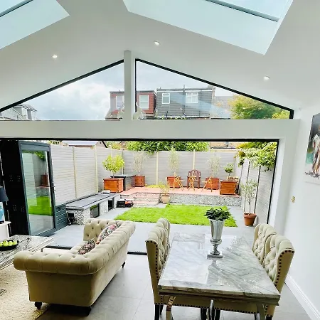 Grass Court Terrace - Walking Distance From Wimbledon Championships Apartment London