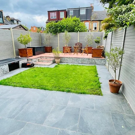 Apartment Grass Court Terrace - Walking Distance From Wimbledon Championships London
