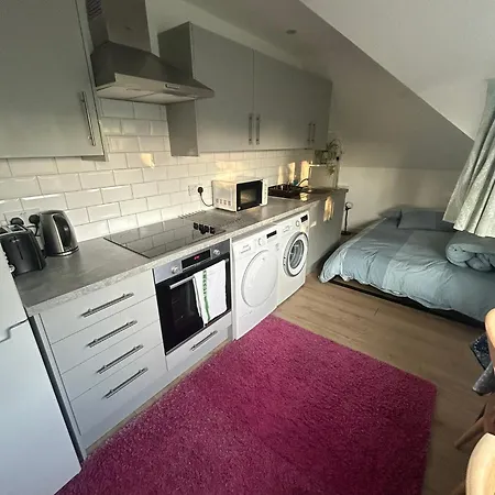 Apartment Cosy Attic Flat With Views