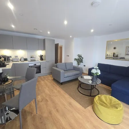 Snuggle Inn: Riverside With Thames Views Apartment London