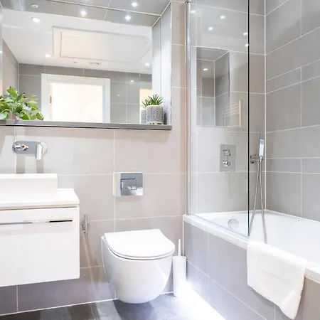 Lovely 1br - Zone 1 - Station Nearby *