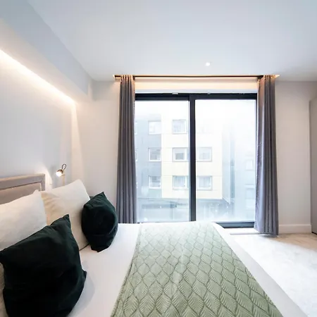Lovely 1br - Zone 1 - Station Nearby
