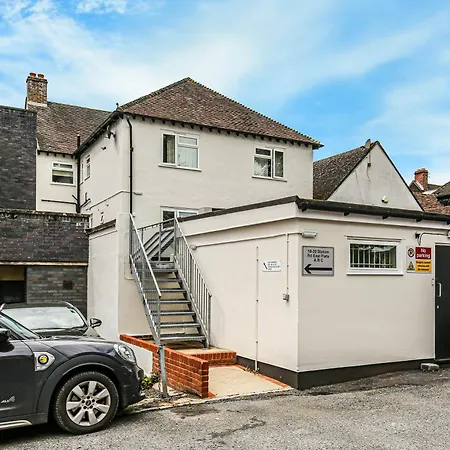 Oxted High St Apartment Titsey