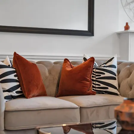 Mayfair Residences Apartment *