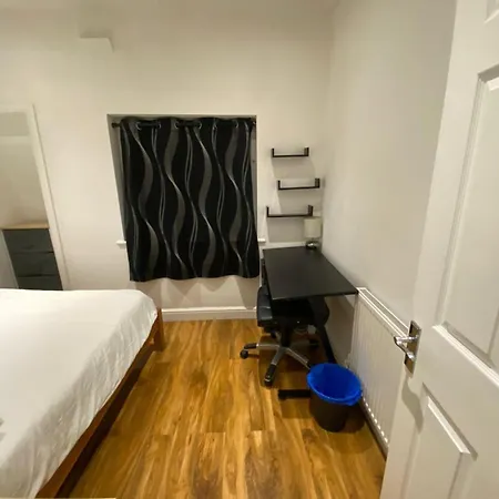 Charming 3-bed In London *