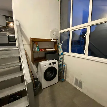 Charming 3-bed In London *