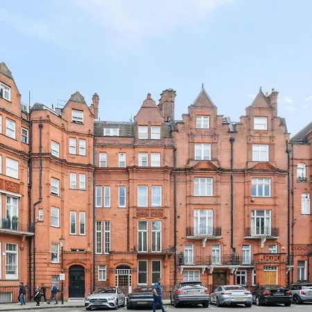 Knightsbridge - Hans Place * London