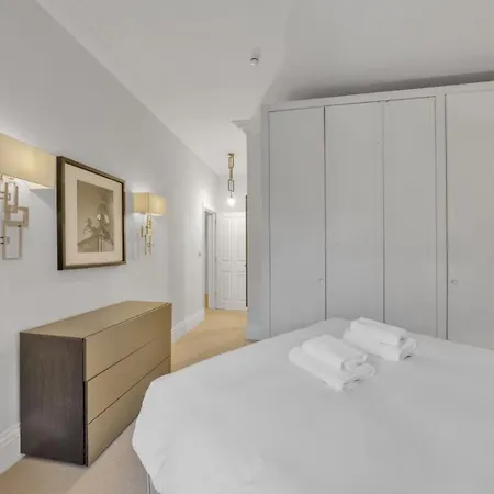 Knightsbridge - Hans Place Apartment London