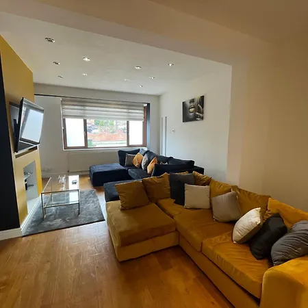 Holiday home 5 Bed Haven - Off Street Parking - Pool Table Welling