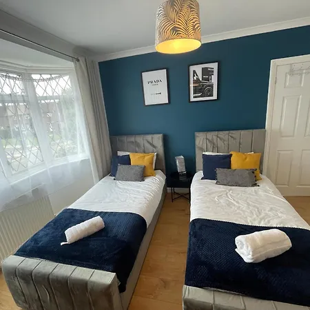 Holiday home 5 Bed Haven - Off Street Parking - Pool Table