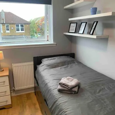 London Southgate 2 Bed Apartment East Barnet