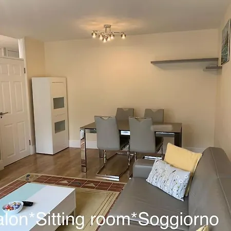London Southgate 2 Bed