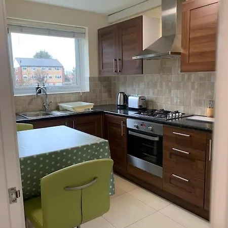 London Southgate 2 Bed
