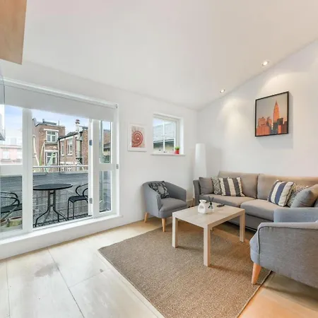 Stylish Soho One Bedroom Apartment