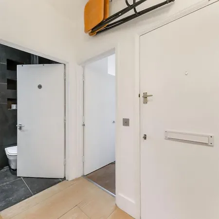 Stylish Soho One Bedroom Apartment