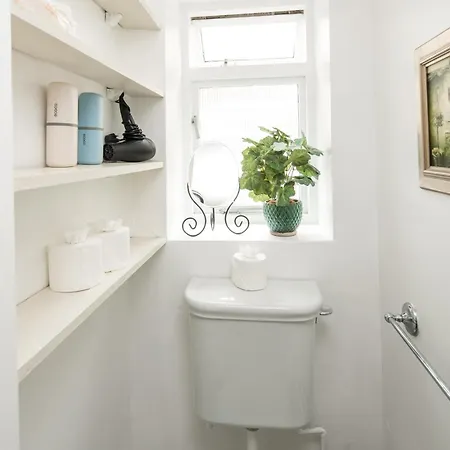 New Sleek 2bd Flat Oxford Street-soho-fitzrovia London