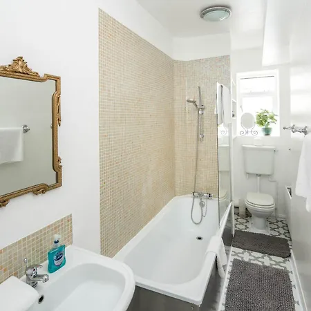 New Sleek 2bd Flat Oxford Street-soho-fitzrovia London