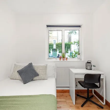 Homestay Kensington High Street Hububb London