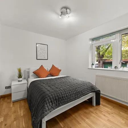 Homestay Kensington High Street Hububb London