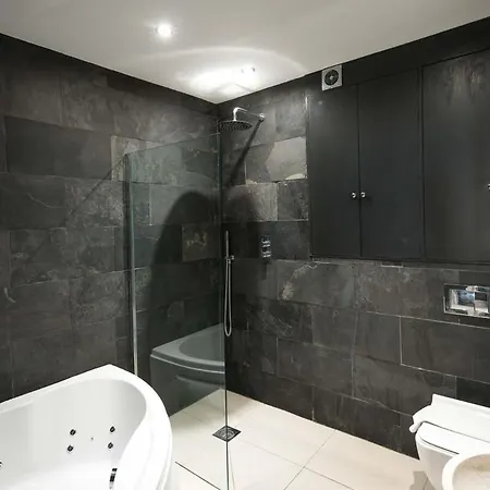 Huge Penthouse Retreat Next To Old Street Station London