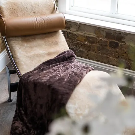 Huge Penthouse Retreat Next To Old Street Station Apartment