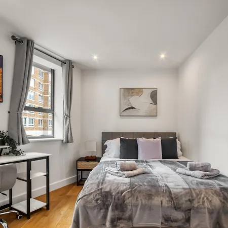Apartamento A Vibrant 2 Bed & 2 Bath In Old Street Zone 1 Londres