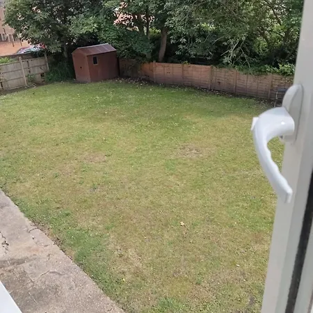 Apartment Love Lane Mitcham