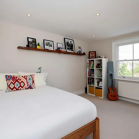Veeve - The Wimbledon Retreat London